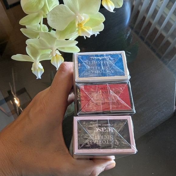 Victoria's Secret Lot - Picture 8 of 15